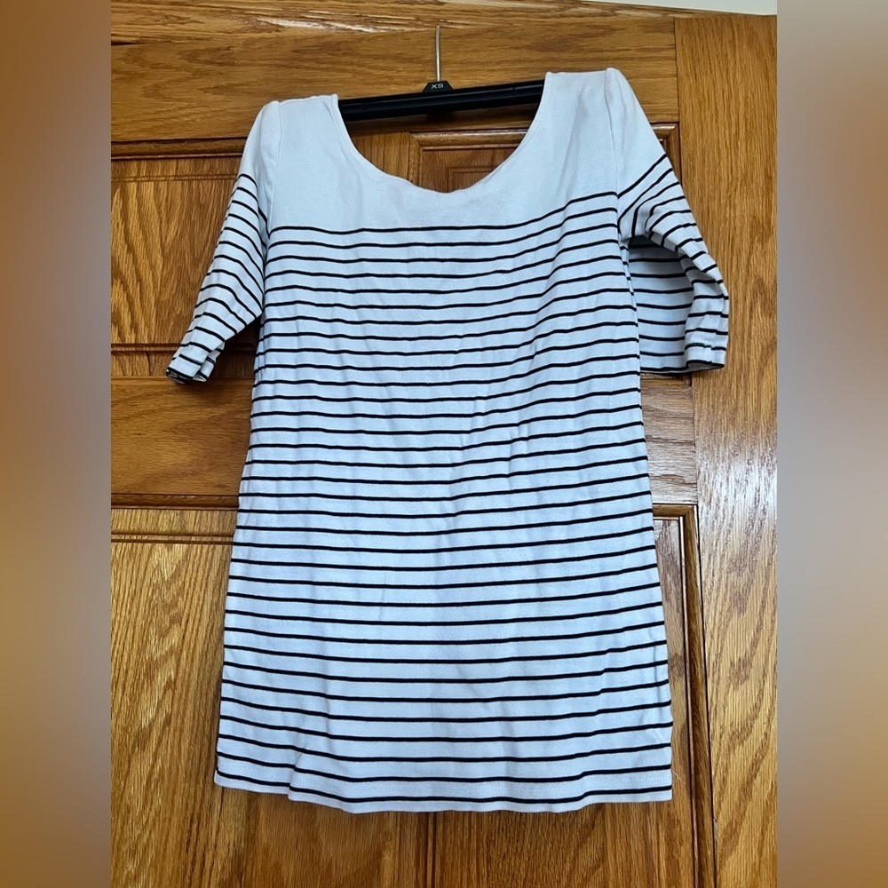 Ann Taylor - 3/4 Cotton Sleeve Top